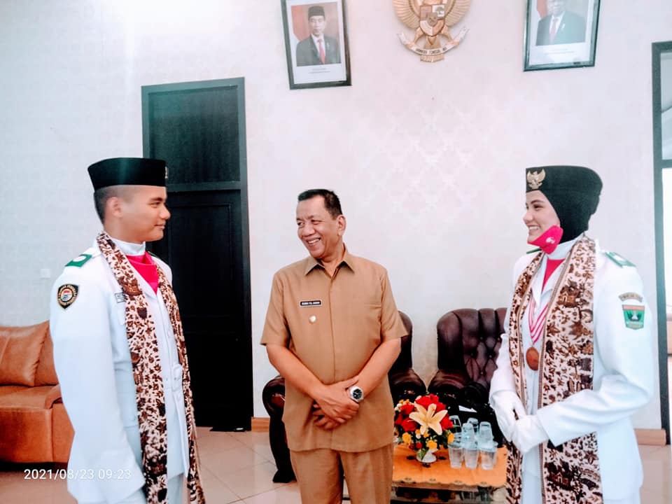 Sukses Sebagai Paskibraka Nasional, Flora diberi Bonus dan diarak Keliling Kota Painan
